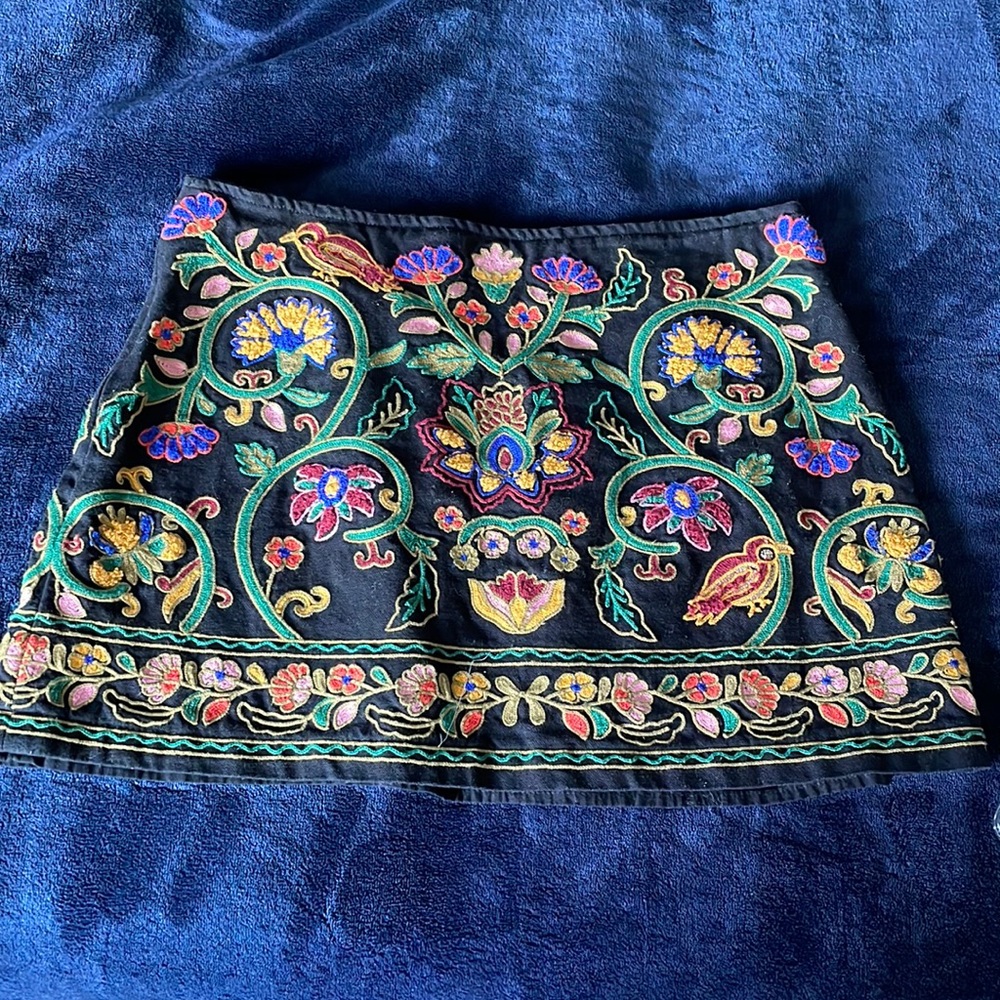 Zara women’s skirt, embroidered print - size small